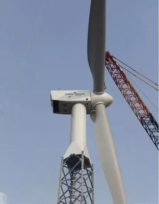 突破风速瓶颈 国内首台低风速120m桁架塔架机组成功吊装，助力风能发展新篇章